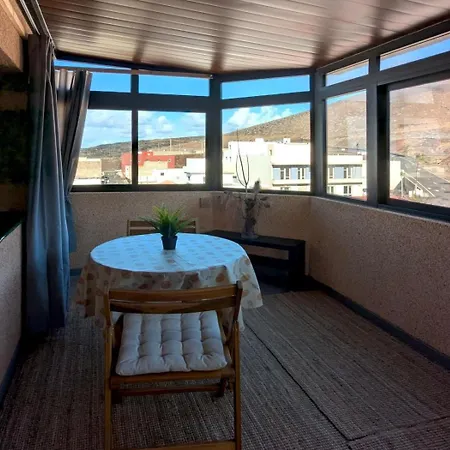 Sunrise Seaview Apartment *